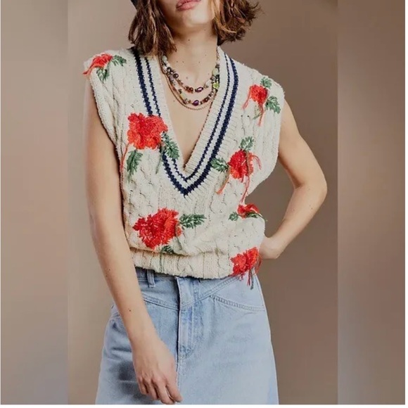 Free People Tops - Free people good karma embroidered vest